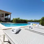 Near Carcassonne With Heated Pool וילה