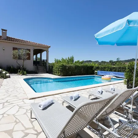 Villa Near Carcassonne With Heated Pool Félines-Minervois
