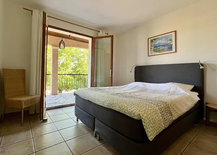 Near Carcassonne With Heated Pool فيلة Félines-Minervois