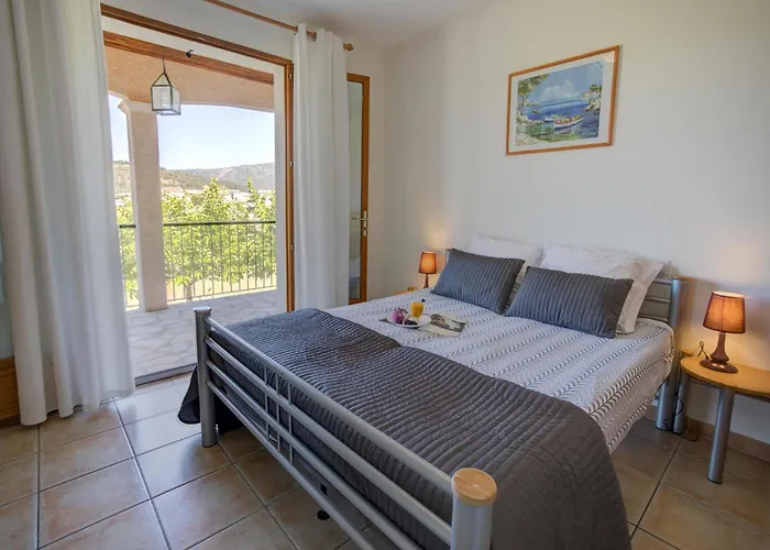 Near Carcassonne With Heated Pool * Félines-Minervois